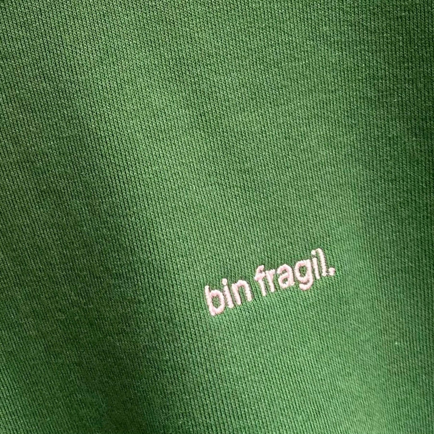 SWEATER I'M FRAGILE EMB.