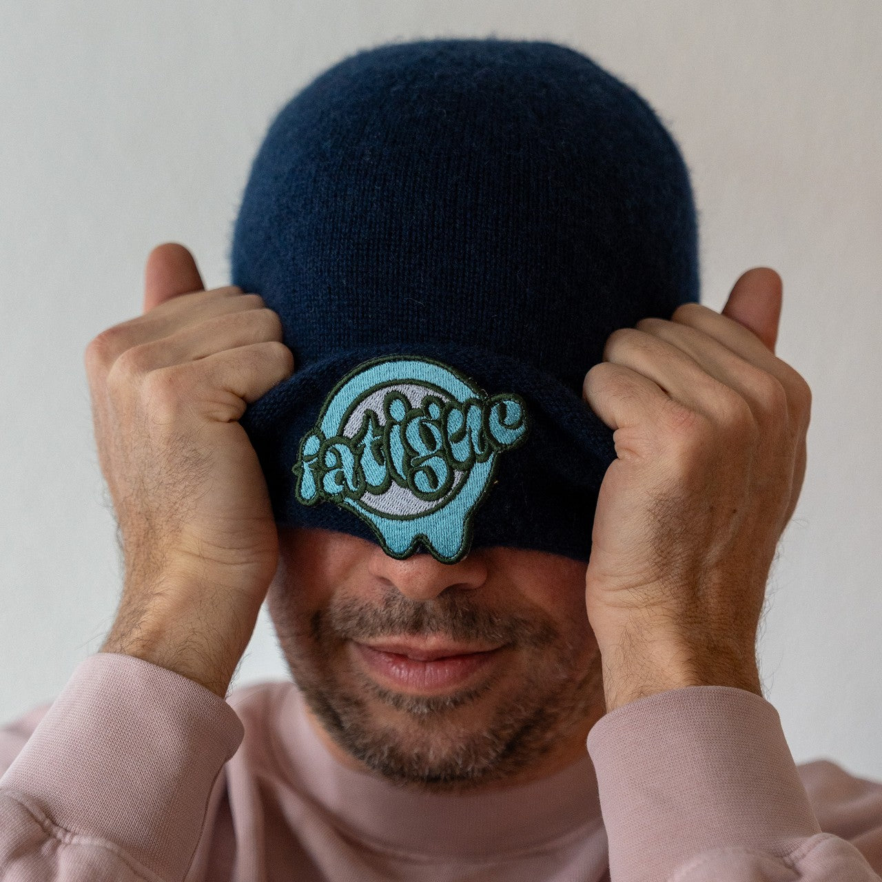 Cashmere Mütze „Handle with Care“